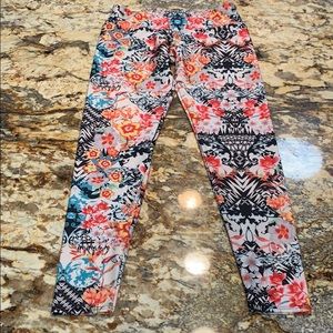 Onize leggings in size m/l